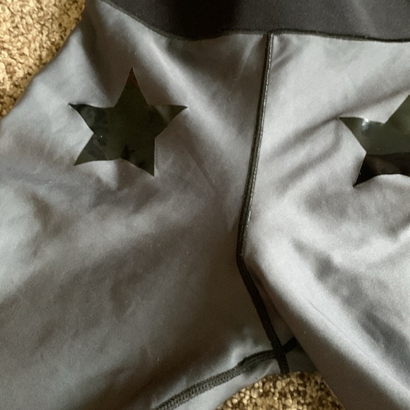 Ultracor workout set. Top and bottom both small. Used but lots of life left. - Picture 3 of 5